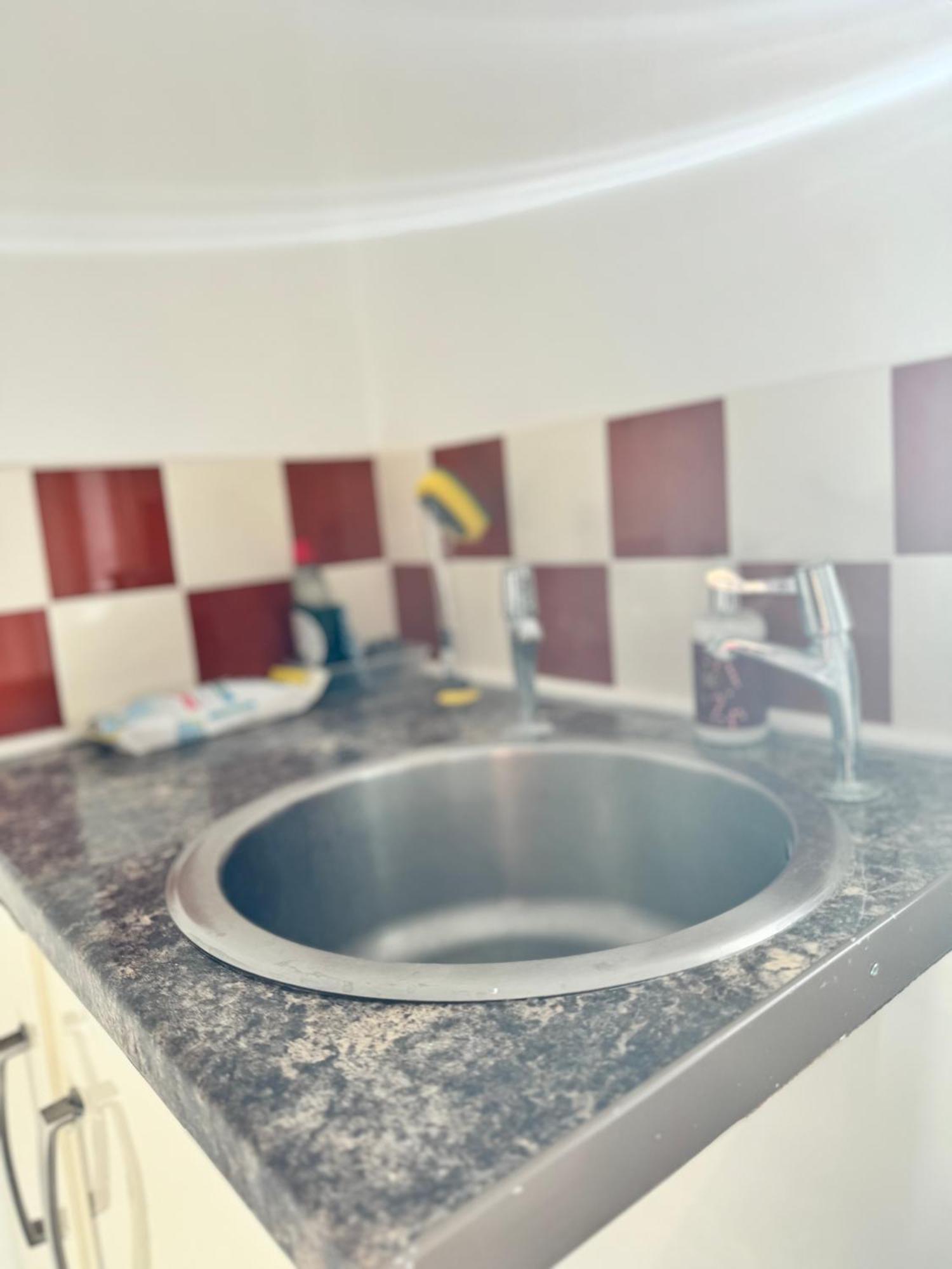 1 Bed With Kitchenette And Bathroom Oxford Exterior foto